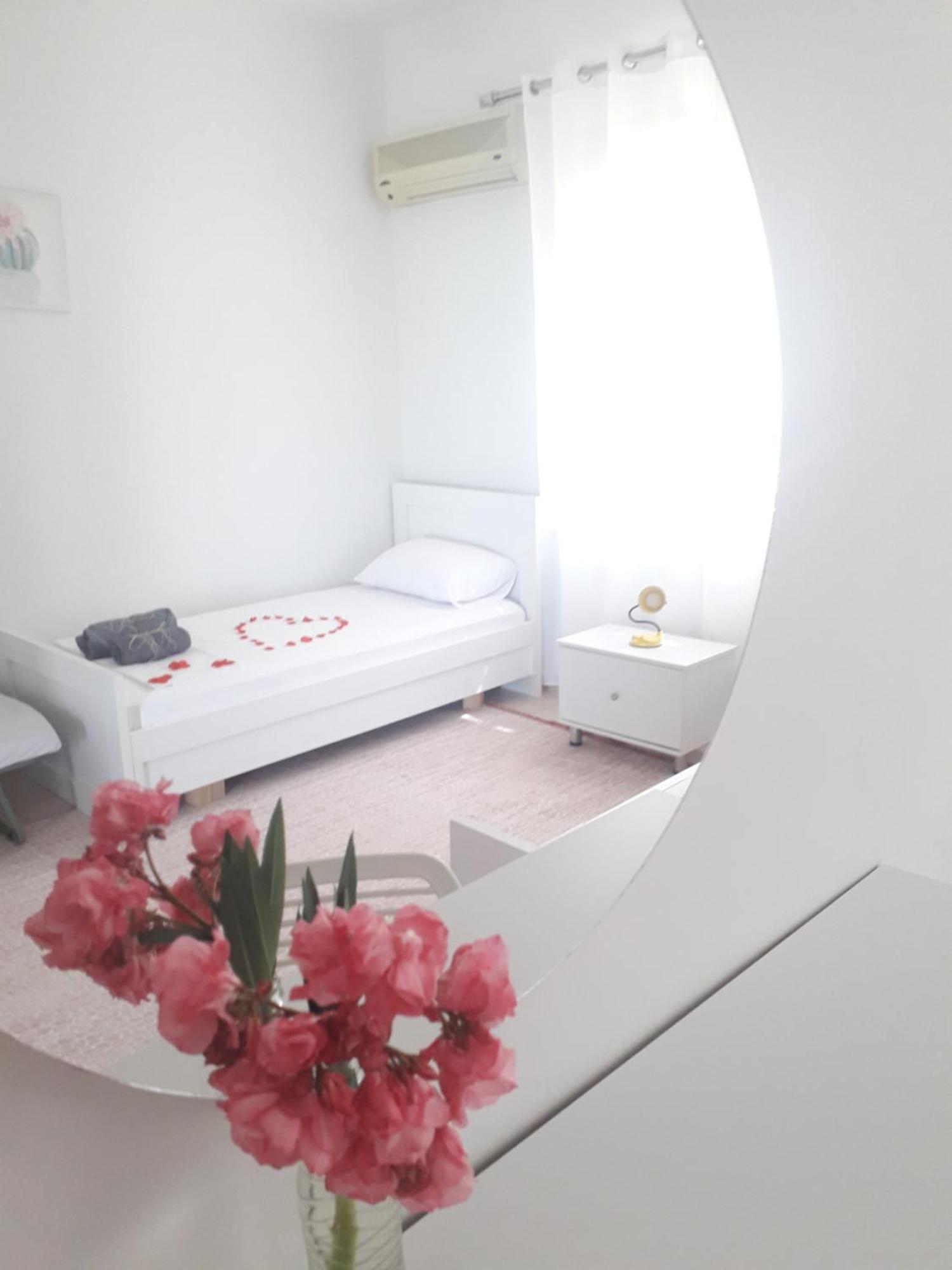 Villa Kuci, Drobonik เบราท ภายนอก รูปภาพ